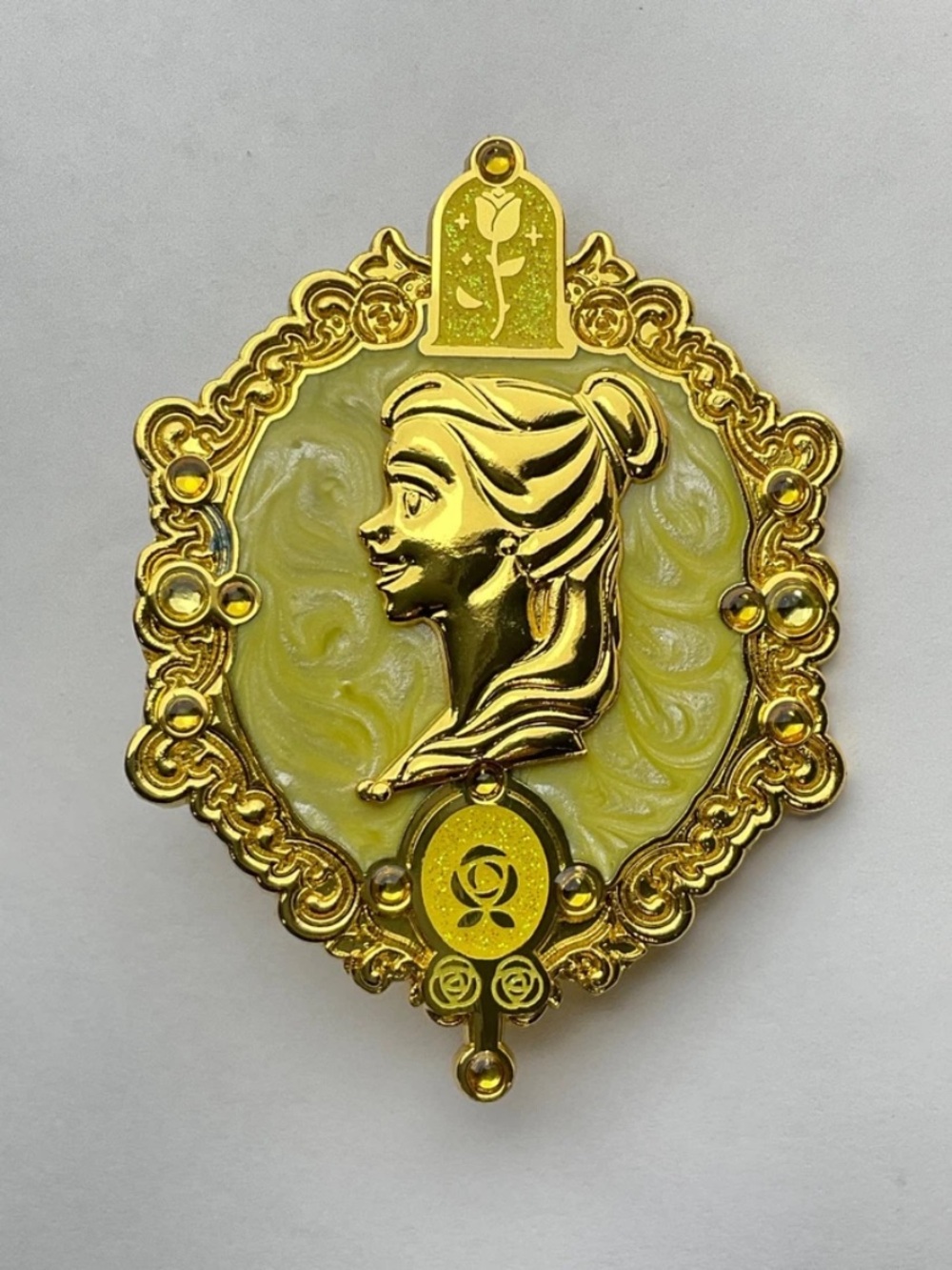 Disney Pin Monogram Belle Jeweled Princess Gold Portrait Cameo Mystery